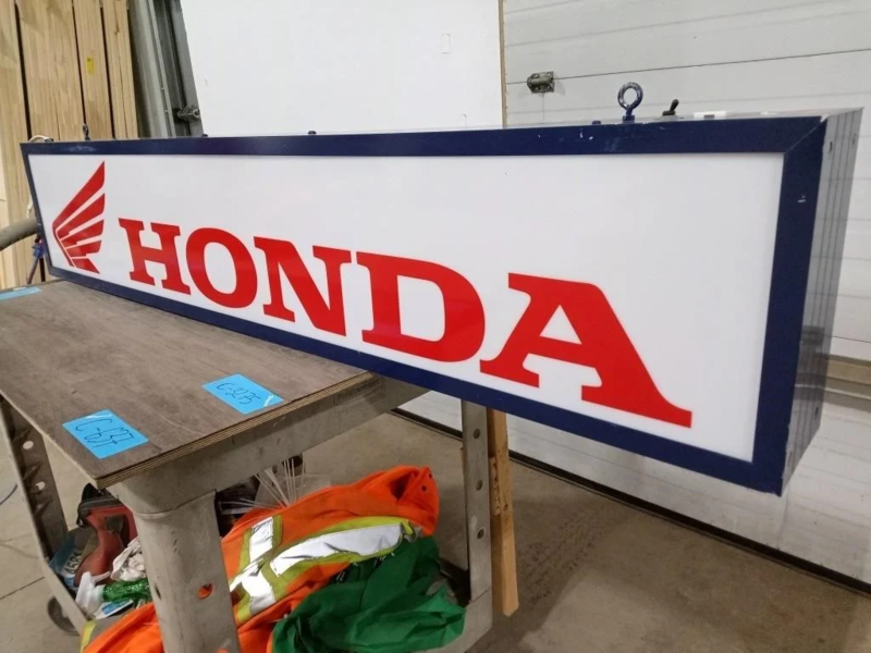 Light Up Honda Red Wing Sign photo