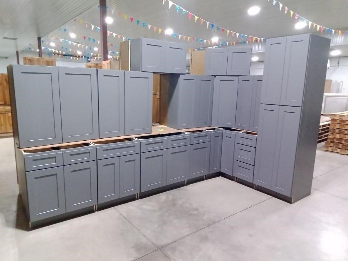 36" Platinum Shaker Kitchen Cabinet Set photo