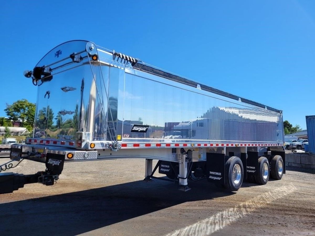 2024 Stargate Tri/axle Dump Trailer photo