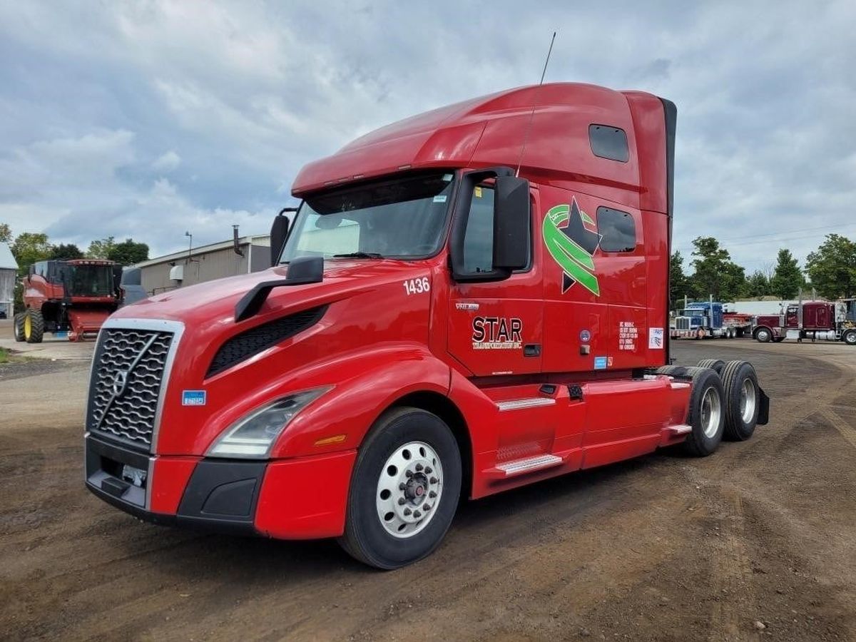 2019 Volvo VNL 760 Highway Sleeper Truck photo