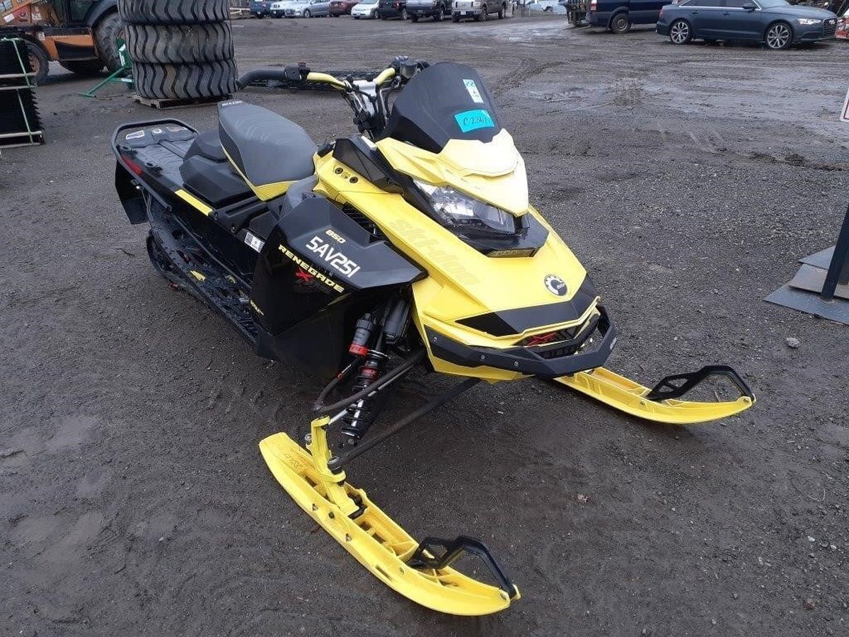 2022 Skidoo Renegade XRS photo