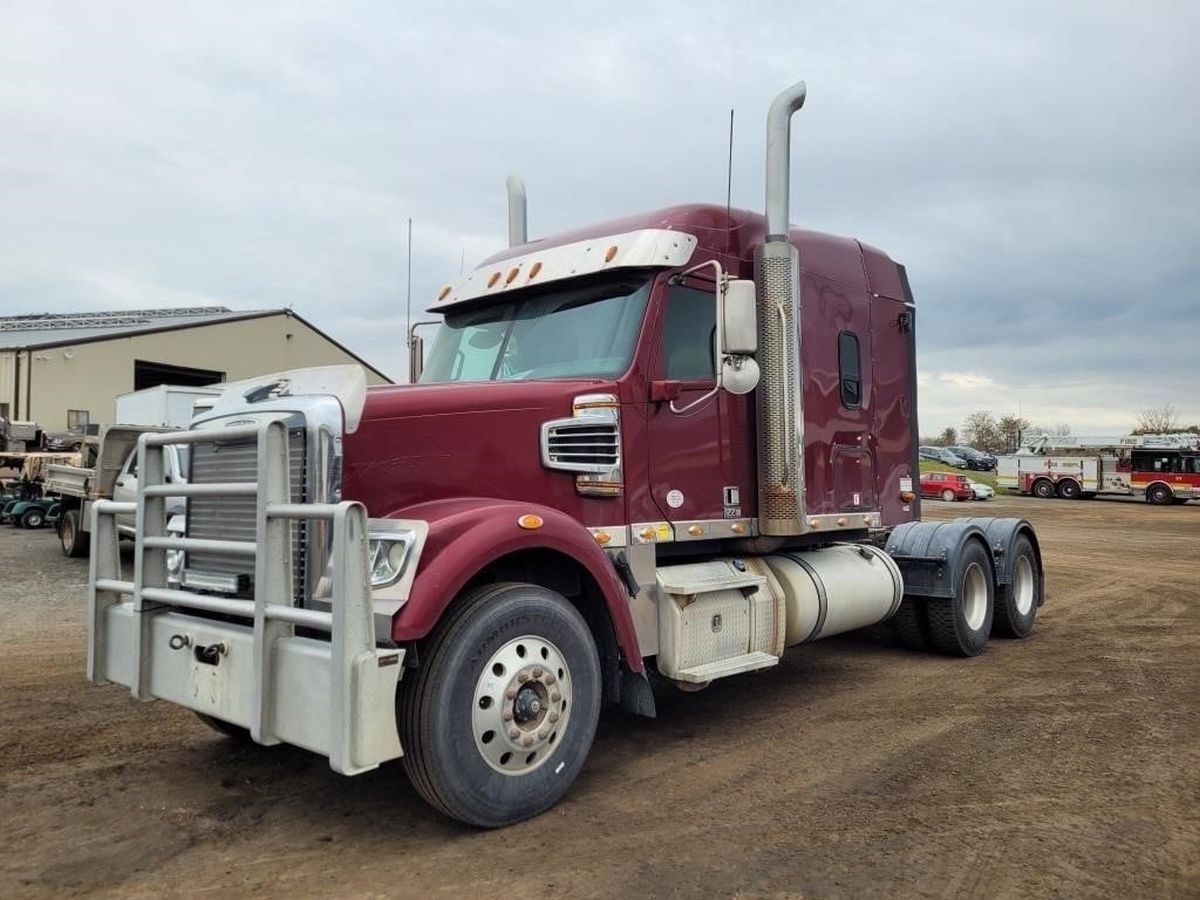 2016 Freightliner 1225D Highway Tractor photo