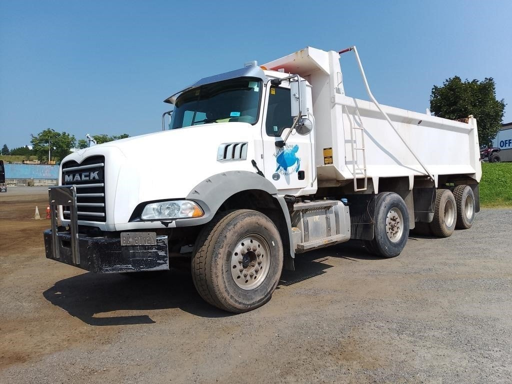 2018 Mack GU813 Tri Axle Dump Truck photo