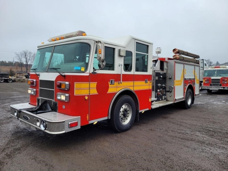 2000 Pierce Firefighting S/A Pump Truck photo