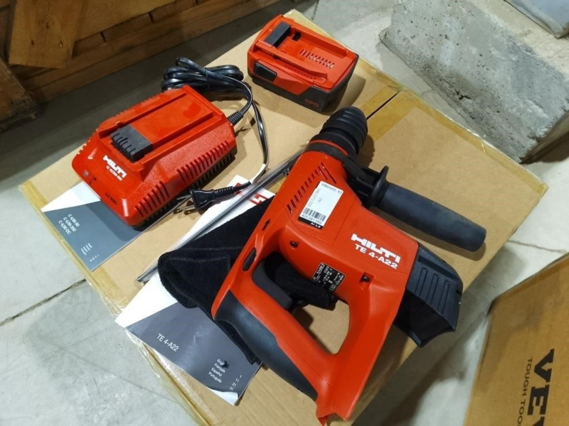 Hilti TE 4-A22 Cordless Rotary Hammer W/Battery photo