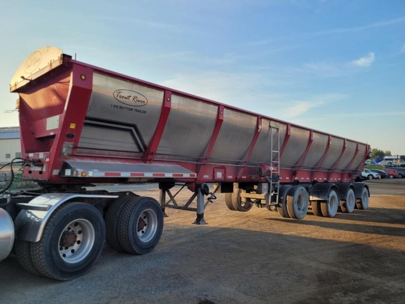 2020 38' Trout River Live Bottom 4 Axle Trailer photo