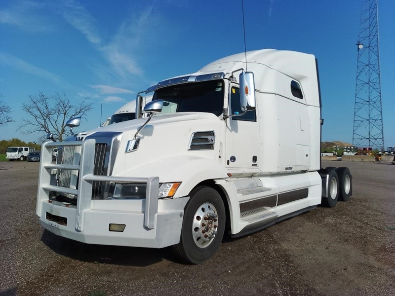 2019 Western Star W5700XE T/A Highway Tractor photo
