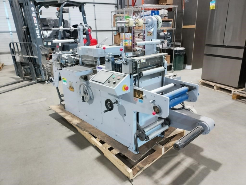 WQM320G Adhesive Label Die Cutting Machine photo