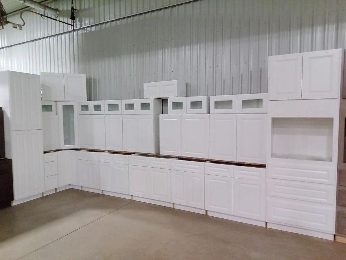 Dream Aspen White Kitchen Cabinet Set photo